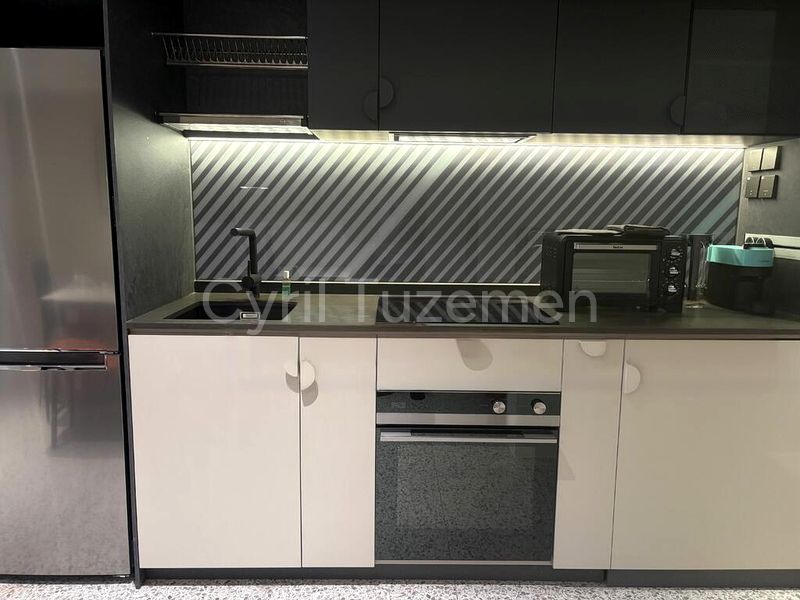 1 Bed Walk-up Apartment (Condo) for Rent in  Acorn - Image 1